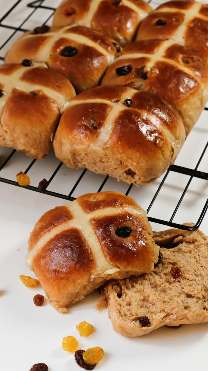 Hot cross buns - Image 2